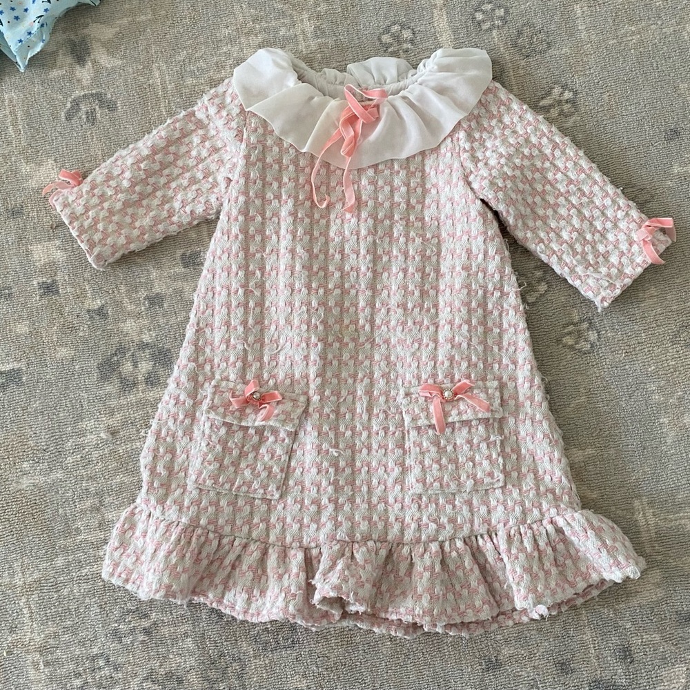 Smocked sweets tweed dress size 6 with bows